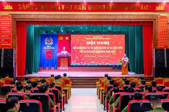 Quang cảnh hội nghị tập huấn. Quang cảnh hội nghị tập huấn.