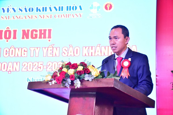 Ông Lê Dức Tiến- Thành viên HĐTV, Phó Tổng Giám đốc Công ty Yến sào Khánh Hòa phát động phong trào thi đua giai đoạn 2025 - 2030.