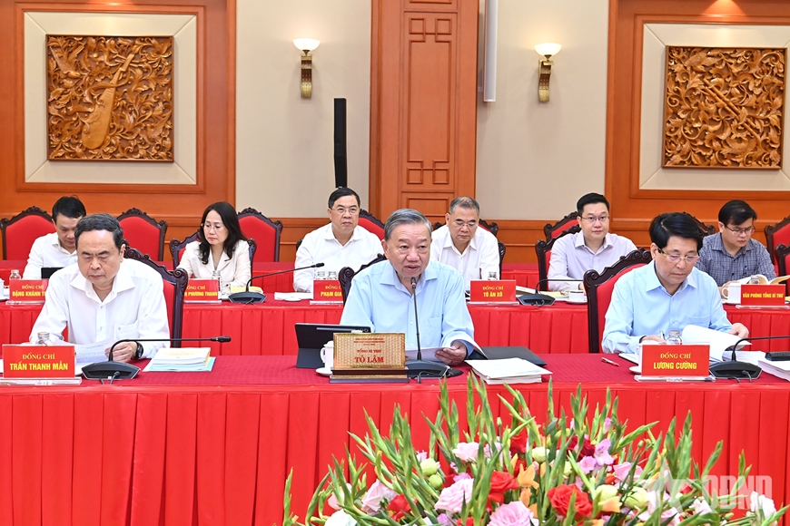 Tổng Bí thư Tô Lâm chủ trì cuộc làm việc của Bộ Chính trị với Ban Thường vụ Đảng ủy Chính phủ