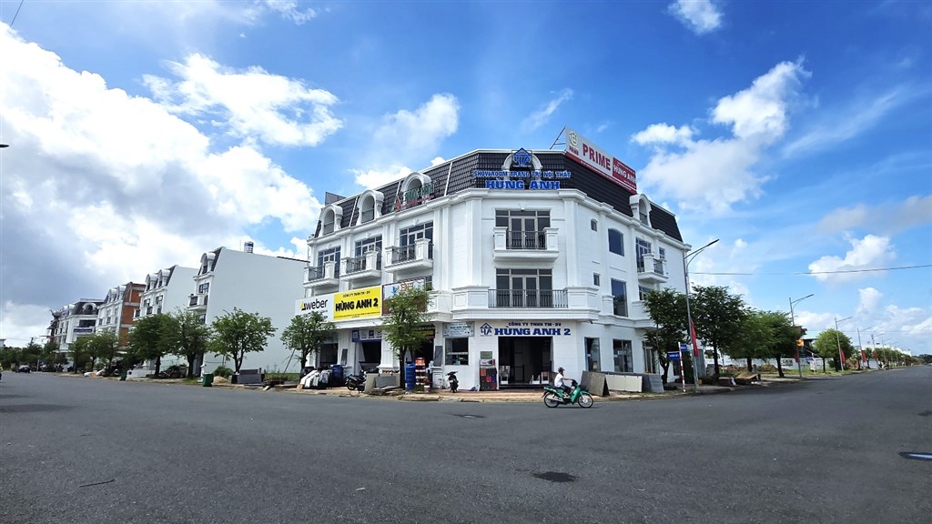 Đẩy mạnh tuyên truyền, vận động Nhân dân chấp hành nghiêm các quy định về xây dựng, đất đai, đô thị và môi trường.