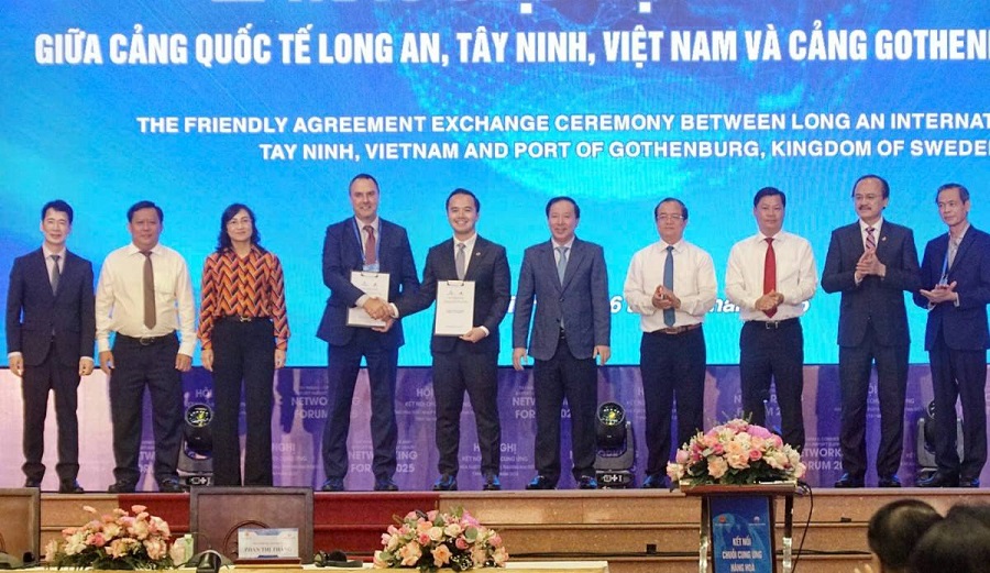 ảng Quốc tế Long An ký Thỏa thuận Hiệp định cảng hữu nghị với Cảng Gothenburg