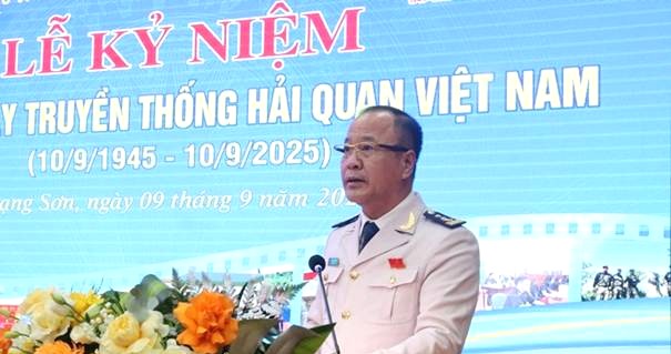 Nguyễn Văn Hoàn, Chi cục trưởng Chi cục Hải quan khu vực VI trình bày diễn văn kỷ niệm 80 năm truyền thống Hải quan Việt Nam