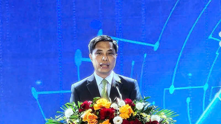 Phó Chủ tịch Ủy ban nhân dân tỉnh Quảng Ninh Vũ Văn Diện phát biểu chào mừng tại diễn đàn.