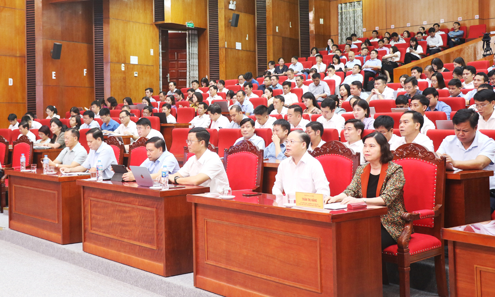 C&aacute;c đại biểu dự hội nghị bồi dưỡng kiến thức, kỹ năng cho đại biểu HĐND chuy&ecirc;n tr&aacute;ch cấp x&atilde;.