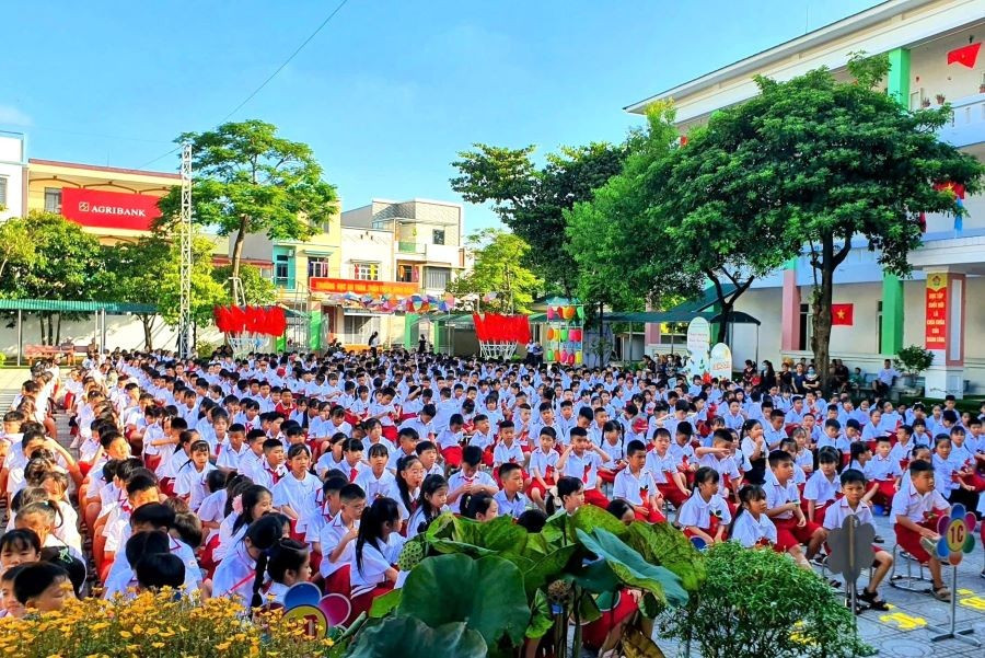 Ngay đầu năm học 2025 - 2026, Trường Tiểu học Hùng Lô (Phường Vân Phú, tỉnh Phú Thọ) tổ chức Hoạt động trải nghiệm giáo dục kỹ năng sống “Vu Lan báo hiếu” cho học sinh. Ngay đầu năm học 2025 - 2026, Trường Tiểu học Hùng Lô (Phường Vân Phú, tỉnh Phú Thọ) tổ chức Hoạt động trải nghiệm giáo dục kỹ năng sống “Vu Lan báo hiếu” cho học sinh.