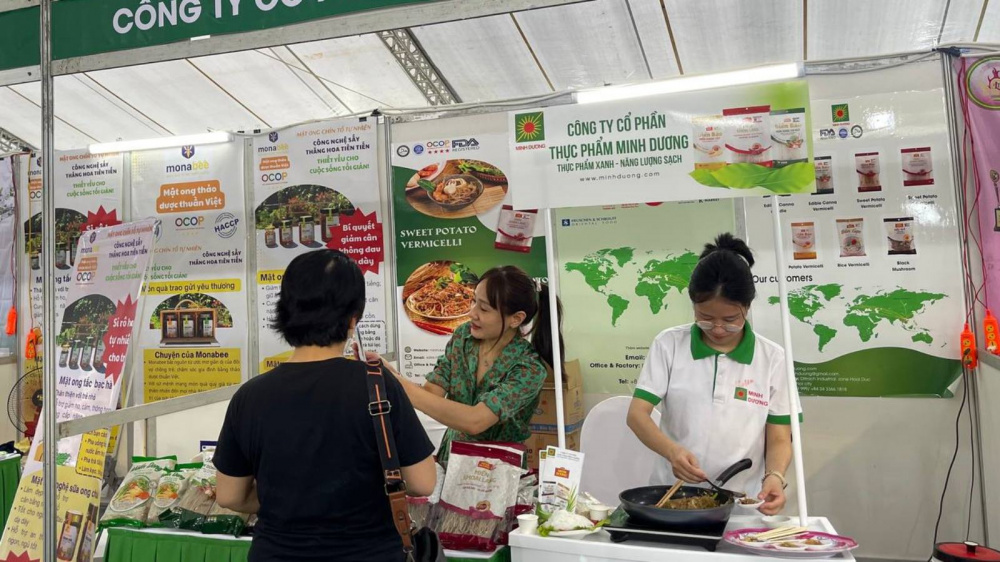 Gian hàng của Công ty CP Thực phẩm Minh Dương tại Hội chợ Các sản phẩm OCOP xuất khẩu – VIETNAM OCOPEX 2025 diễn ra từ ngày 1/8/2025 - 3/8/2025 tại Khu Di tích Hoàng Thành Thăng Long, Hà Nội Gian hàng của Công ty CP Thực phẩm Minh Dương tại Hội chợ Các sản phẩm OCOP xuất khẩu – VIETNAM OCOPEX 2025 diễn ra từ ngày 1/8/2025 - 3/8/2025 tại Khu Di tích Hoàng Thành Thăng Long, Hà Nội