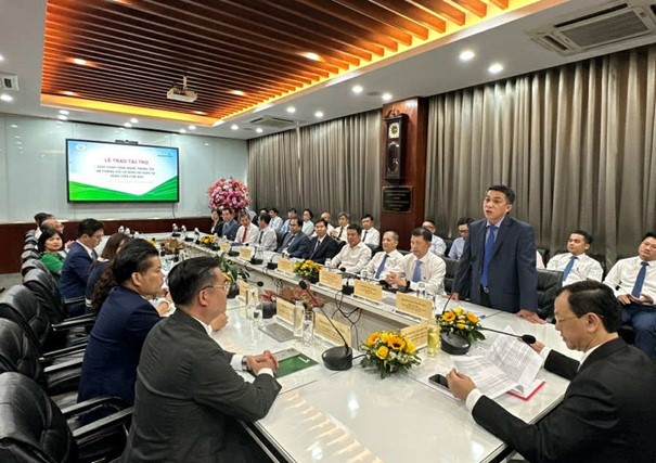 BS CK2 Phạm Thanh Việt - Phó Giám đốc, Phụ trách Quản lý điều hành Bệnh viện Chợ Rẫy bày tỏ niềm vui và lời trân trọng cảm ơn tại buổi lễ. Ảnh: VCB