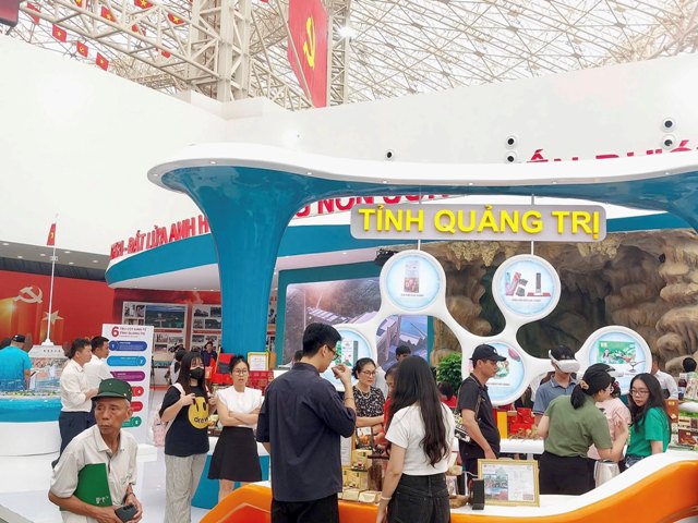 Không gian trưng bày của Quảng Trị tại triển lãm quốc gia thu hút gần 80.000 lượt khách