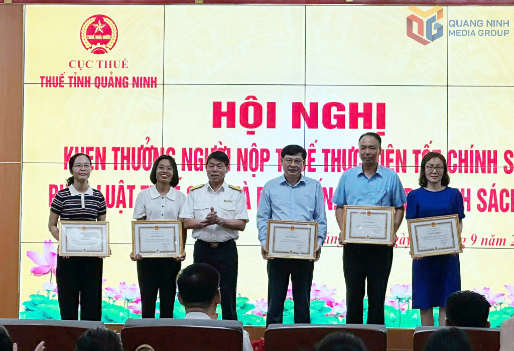 Quảng Ninh khen thưởng 32 người nộp thuế tiêu biểu