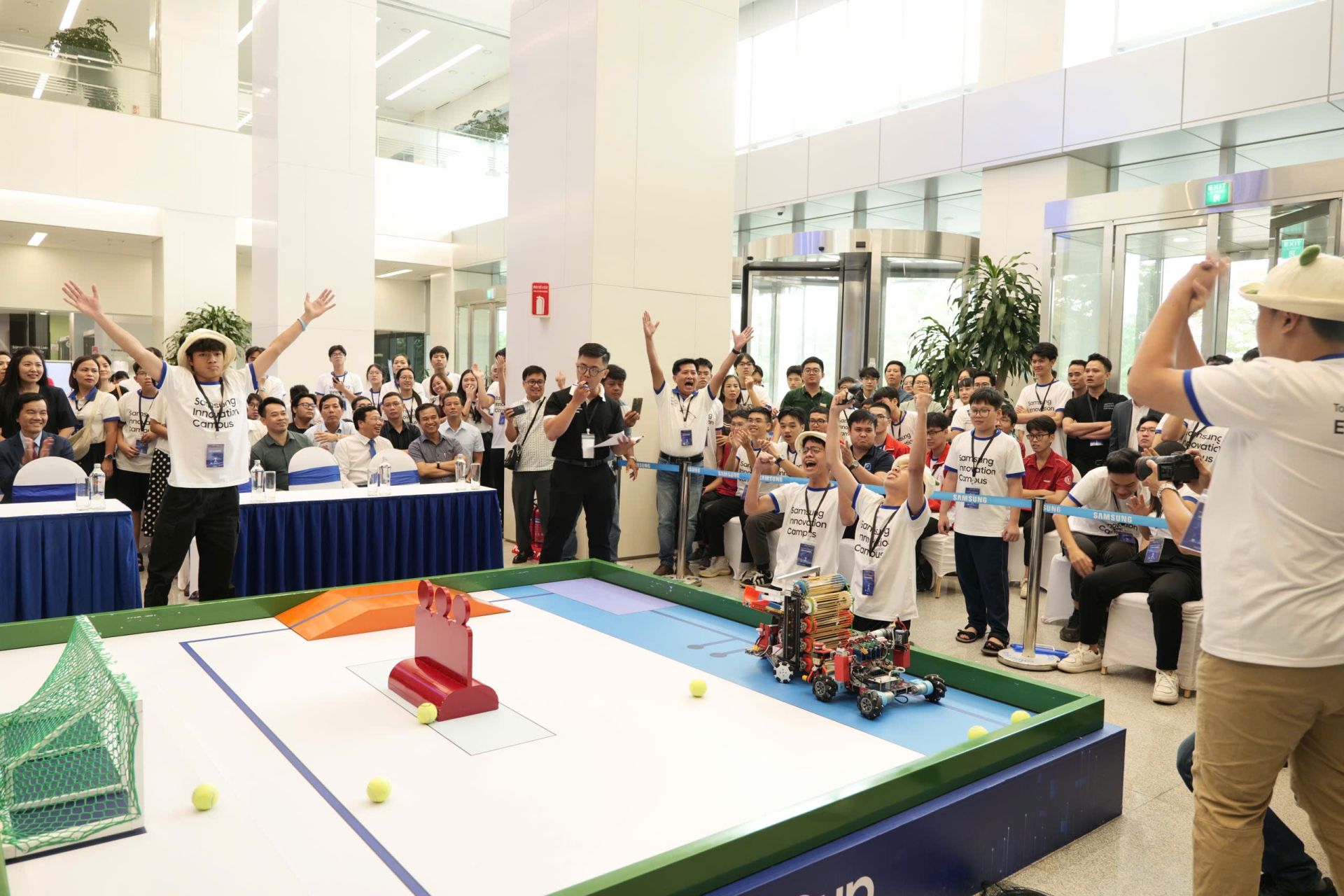 Các đội thi tham gia cuộc thi Innovation Tech Challenge