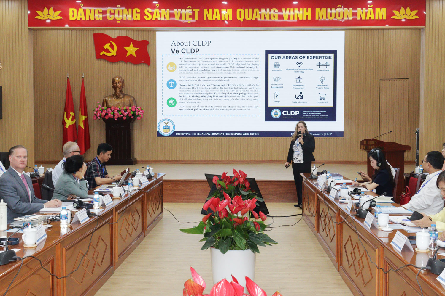 Các đại biểu chia sẻ tại Hội thảo. Các đại biểu chia sẻ tại Hội thảo.