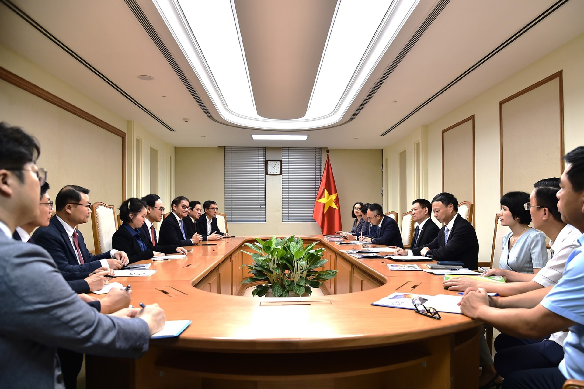 Toàn cảnh buổi làm việc (Ảnh: VGP) Toàn cảnh buổi làm việc (Ảnh: VGP)