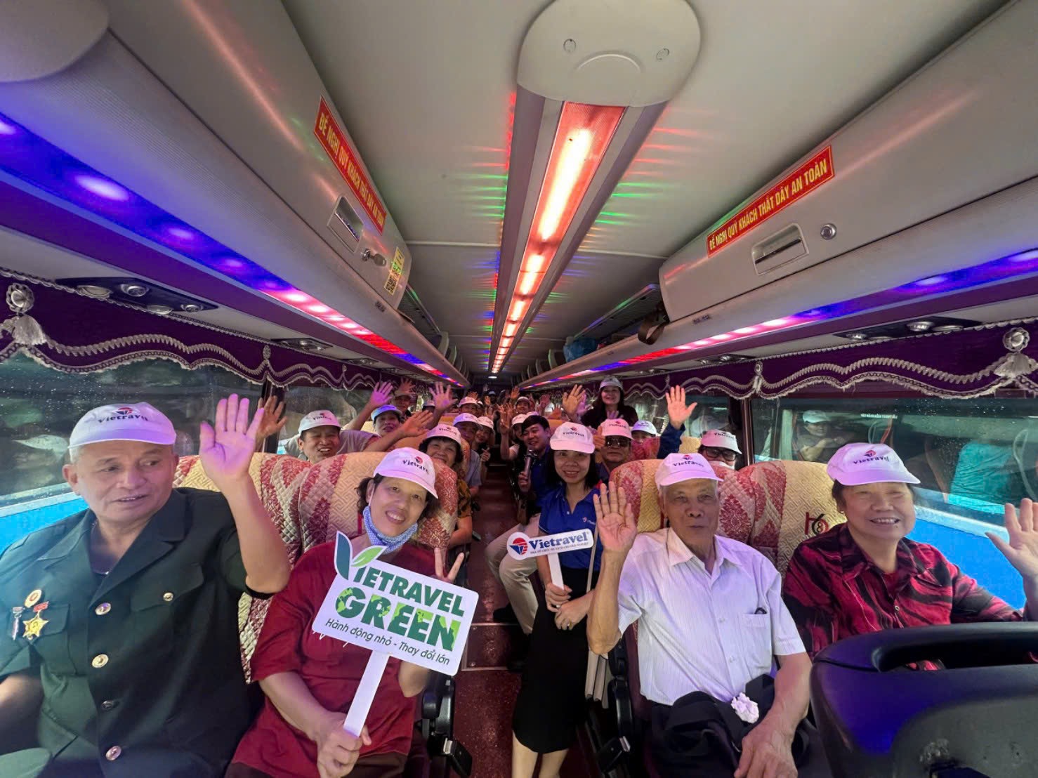 Vietravel Hải Phòng đồng hành cùng TP. Hải Phòng đưa người dân tham quan triển lãm A80