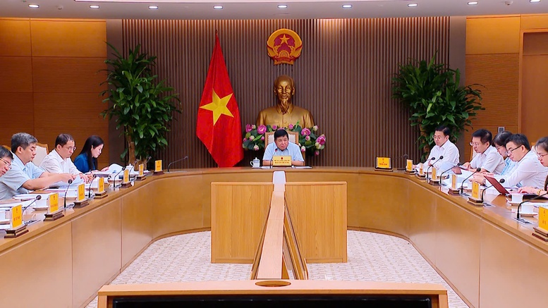 "Các bộ, ngành cần tiếp tục tập trung cao độ, có trách nhiệm, thống nhất về quan điểm, nghiên cứu sâu, có giá trị để tham gia vào Đề án", Phó Thủ tướng lưu ý và nhấn mạnh cần làm rõ vai trò chủ đạo của kinh tế Nhà nước, tính dẫn dắt, tiên phong của doanh nghiệp Nhà nước - Ảnh: VGP/Thu Sa "Các bộ, ngành cần tiếp tục tập trung cao độ, có trách nhiệm, thống nhất về quan điểm, nghiên cứu sâu, có giá trị để tham gia vào Đề án", Phó Thủ tướng lưu ý và nhấn mạnh cần làm rõ vai trò chủ đạo của kinh tế Nhà nước, tính dẫn dắt, tiên phong của doanh nghiệp Nhà nước - Ảnh: VGP/Thu Sa