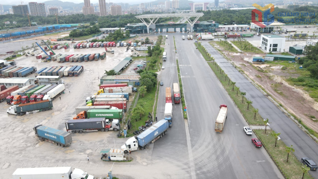Hạ tầng cửa khẩu Bắc Luân II được đầu tư đồng bộ, hiện đại.