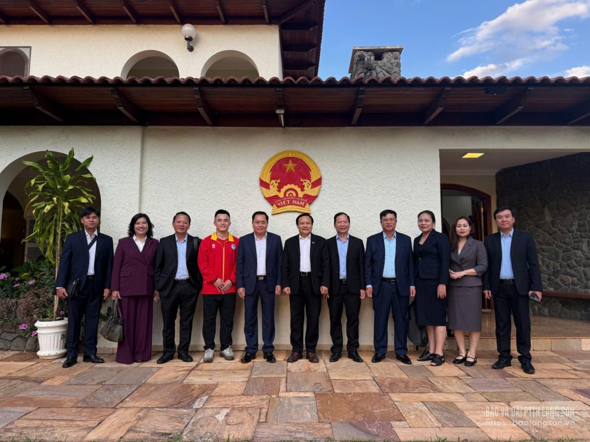 Đoàn đại biểu tỉnh Lạng Sơn thăm, làm việc tại Đại sứ quán Việt Nam tại Brasília, Brazil Đoàn đại biểu tỉnh Lạng Sơn thăm, làm việc tại Đại sứ quán Việt Nam tại Brasília, Brazil