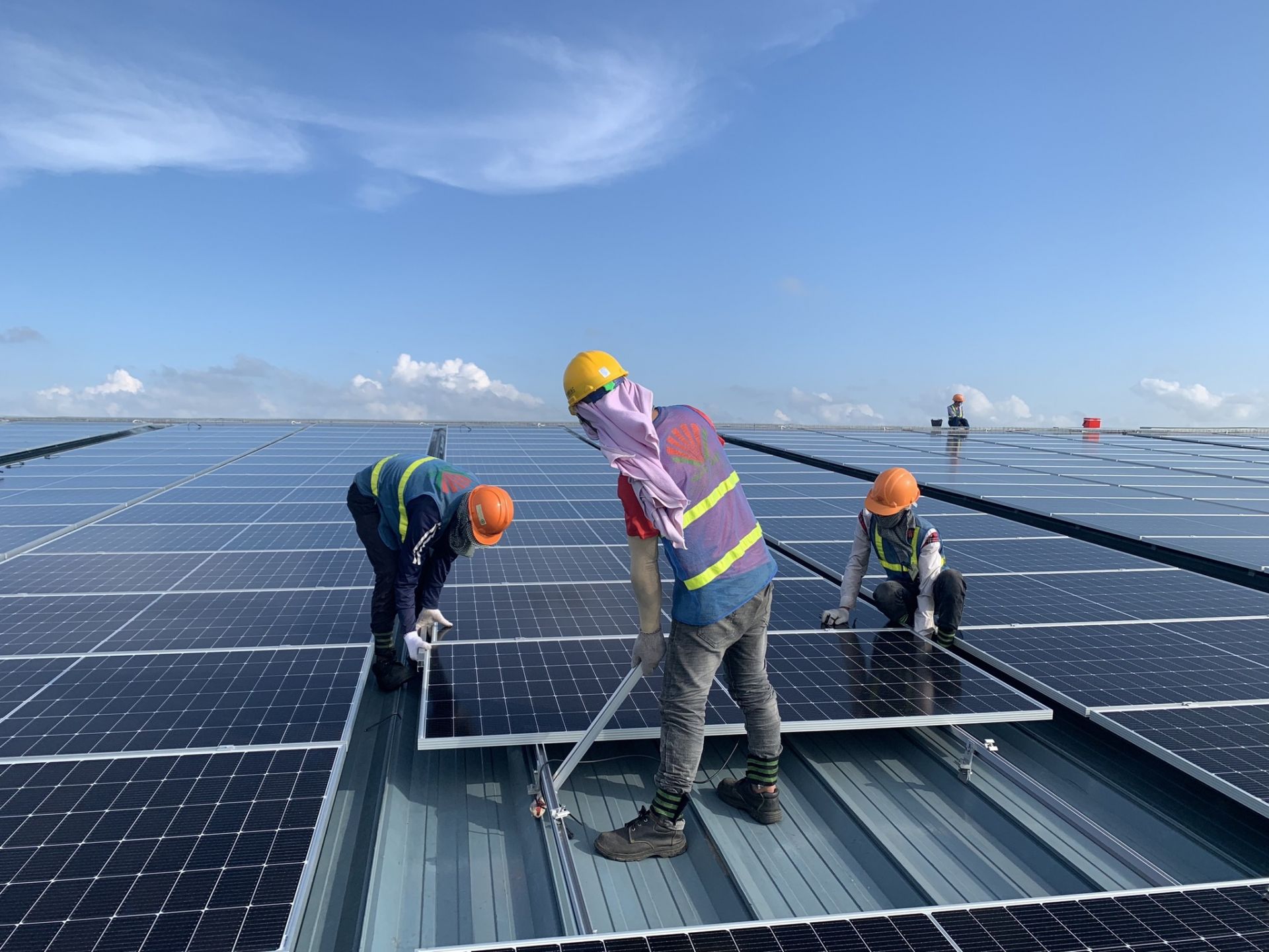 Nguy cơ bị phạt nếu lắp điện mặt trời mái nhà không đăng ký