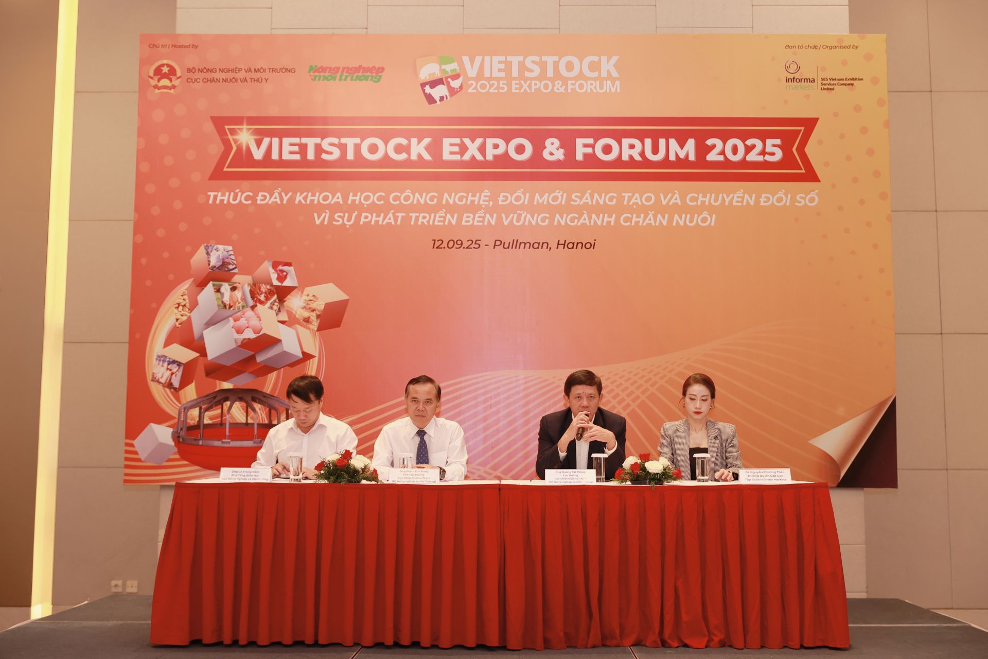 Ông Dương Tất Thắng - Cục trưởng Cục Chăn nuôi và Thú y, Bộ Nông nghiệp và Môi trường chia sẻ tại phiên thảo luận