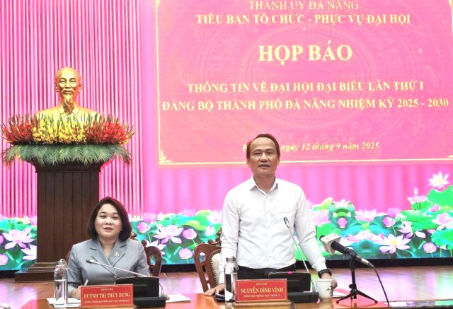 Phó Bí thư Thường trực Thành ủy Nguyễn Đình Vĩnh, Trưởng Tiểu ban Tổ chức - Phục vụ Đại hội đại biểu lần thứ I Đảng bộ TP. Đà Nẵng nhiệm kỳ 2025 - 2030 phát biểu tại buổi họp báo. Phó Bí thư Thường trực Thành ủy Nguyễn Đình Vĩnh, Trưởng Tiểu ban Tổ chức - Phục vụ Đại hội đại biểu lần thứ I Đảng bộ TP. Đà Nẵng nhiệm kỳ 2025 - 2030 phát biểu tại buổi họp báo.