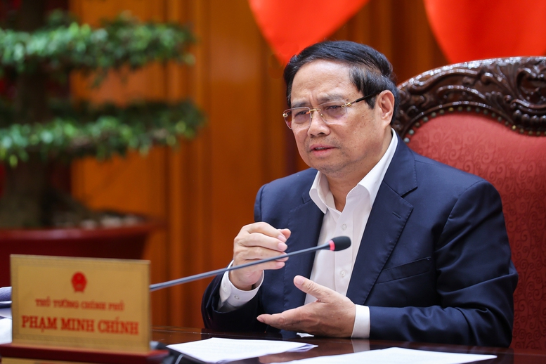 Thủ tướng nêu rõ, mục tiêu tổng quát thời gian tới vẫn là ổn định kinh tế vĩ mô, kiểm soát lạm phát theo mục tiêu đề ra, thúc đẩy tăng trưởng từ 8,3-8,5% trong năm 2025 - Ảnh: VGP/Nhật Bắc