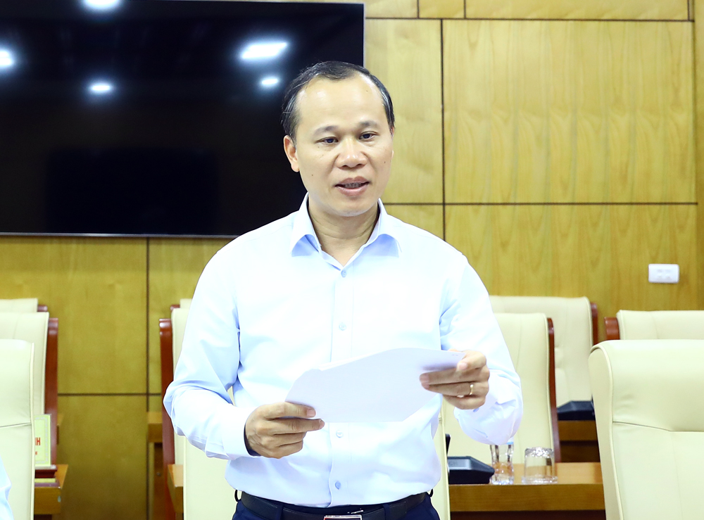 Đồng ch&iacute; Mai Sơn, Ủy vi&ecirc;n Ban Thường vụ Tỉnh ủy, Ph&oacute; Chủ tịch Thường trực UBND tỉnh b&aacute;o c&aacute;o tại hội nghị.