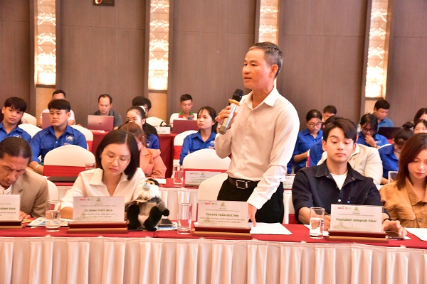 Đại biểu phát biểu trong phiên thảo luận mở