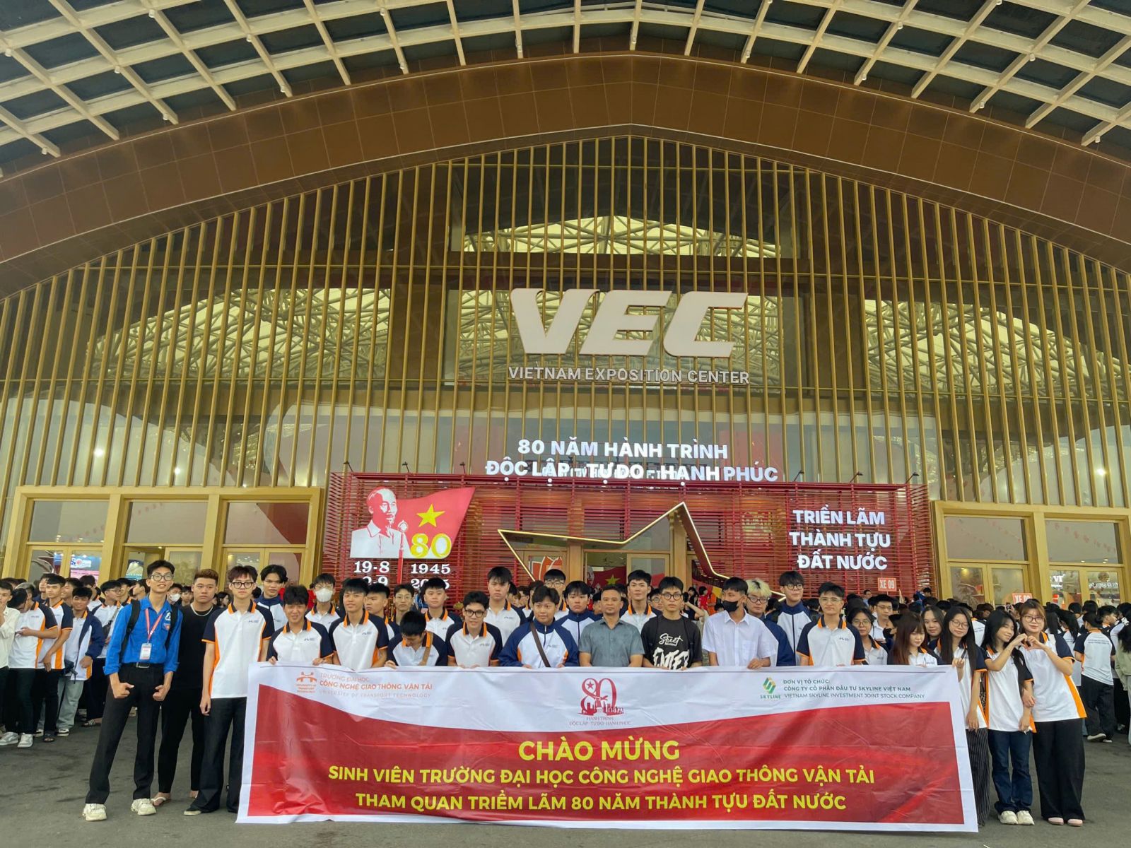 Hơn 6.000 tân sinh viên UTT tham quan, trải nghiệm tại Triển lãm 80 năm hành trình Độc lập - Tự do - Hạnh phúc