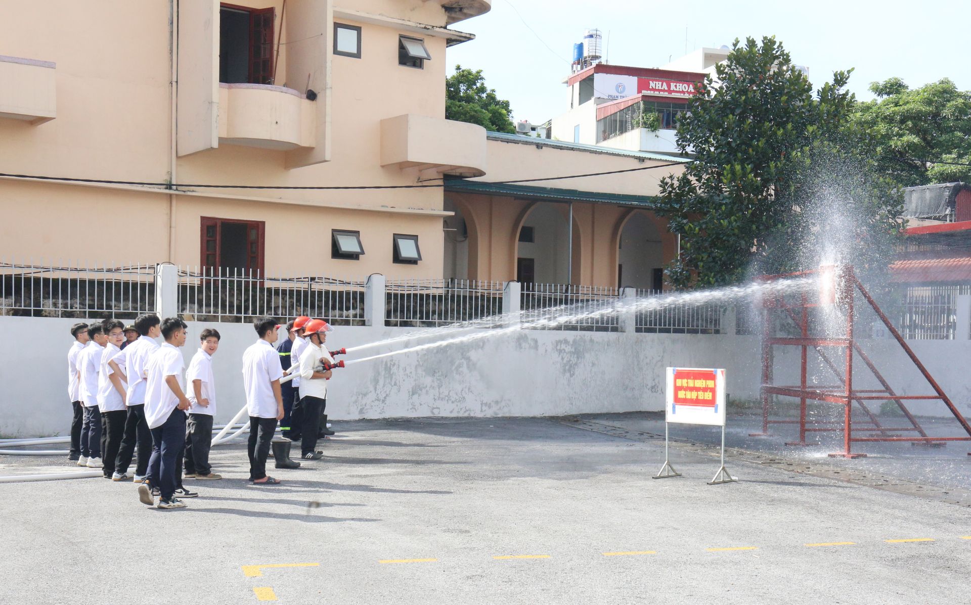 Thực hành phun nước tiêu điểm