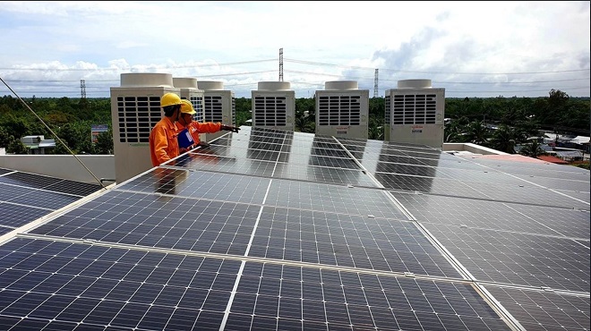 Điện mặt trời áp mái tự sản tự tiêu: EVN đề xuất xử phạt nếu không đăng ký