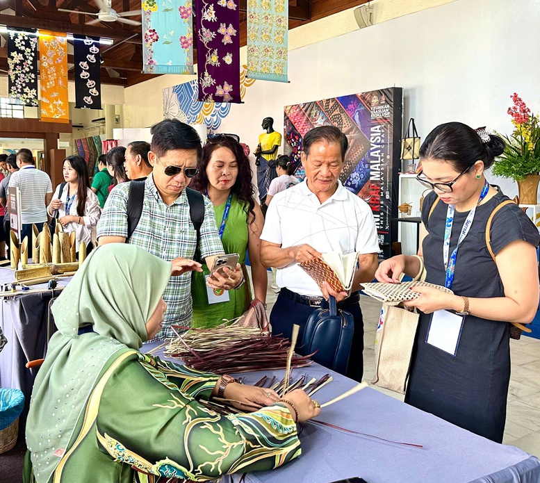 Langkawi nổi tiếng với nhiều sản phẩm thủ công mỹ nghệ đặc sắc - Ảnh: VGP/DA