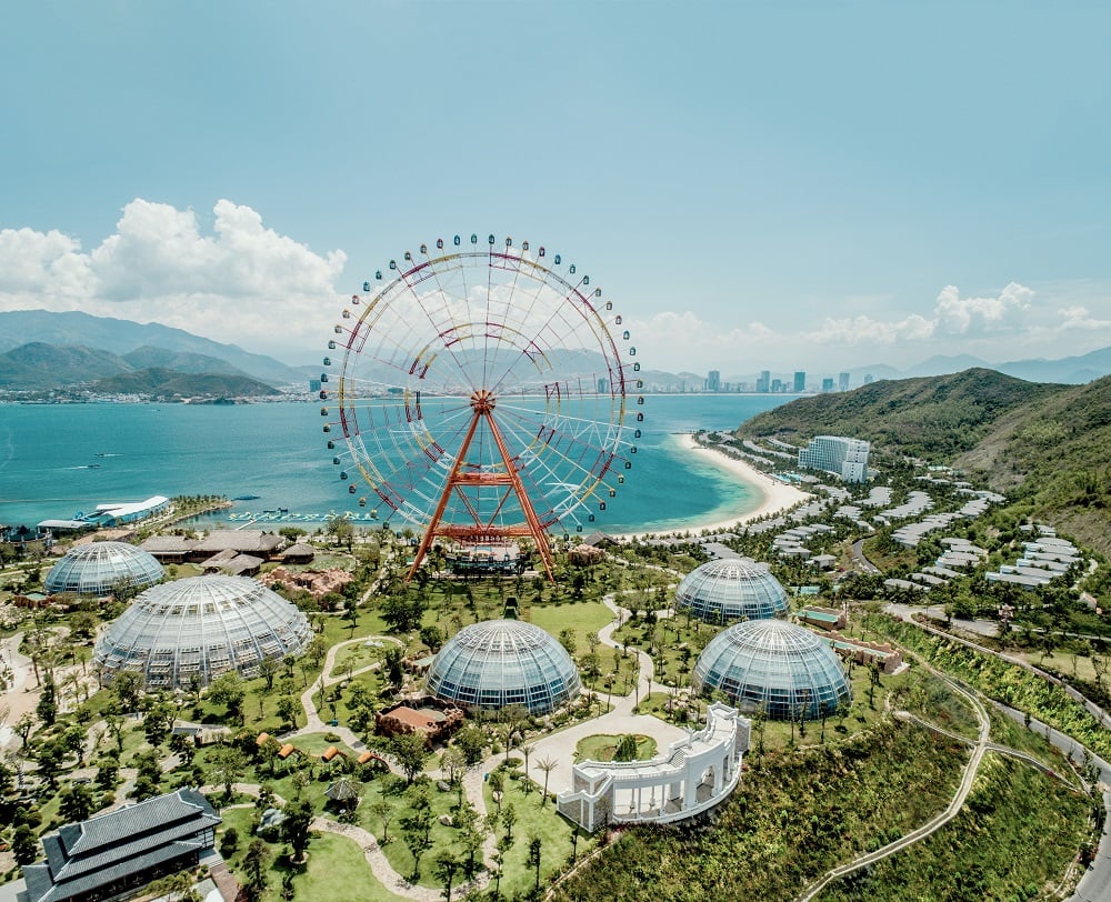 Vinpearl đang tiên phong kiến tạo kỳ quan du lịch Việt Nam, mang đến những trải nghiệm chuẩn mực và đẳng cấp cho khách hàng