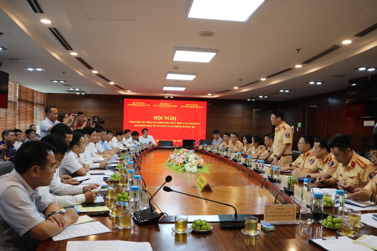 Tăng cường phối hợp ba lực lượng, hướng tới giao thông an toàn và hiện đại