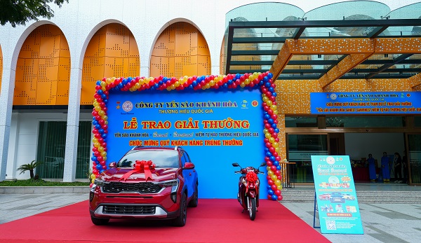 Hiện vật giải thưởng được trao Hiện vật giải thưởng được trao