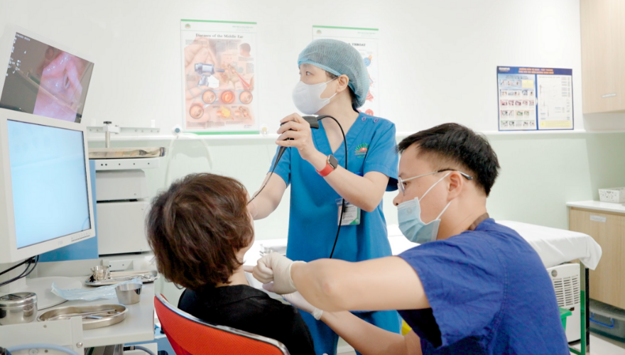 Bệnh nhân tỉnh táo trong quá trình tiêm, không cần lưu viện