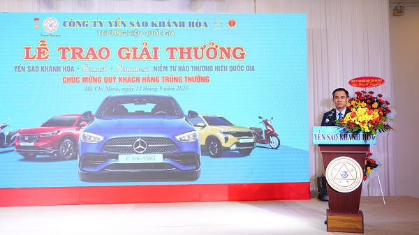 Ông Nguyễn Thanh Hải- Tổng Giám đốc Công ty Yến sào Khánh Hòa phát biểu tại buổi lễ Ông Nguyễn Thanh Hải- Tổng Giám đốc Công ty Yến sào Khánh Hòa phát biểu tại buổi lễ