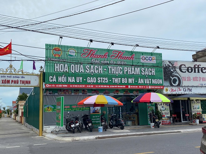 Cơ sở Thanh Thanh đặt tại trung tâm xã Giao Thủy, trên biển hiệu còn gắn logo Hội Nông dân xã Giao Thủy