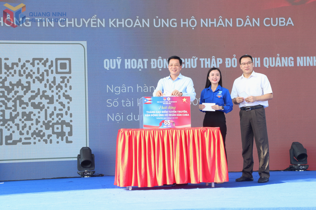 Các đại biểu tham gia ủng hộ người dân Cuba.