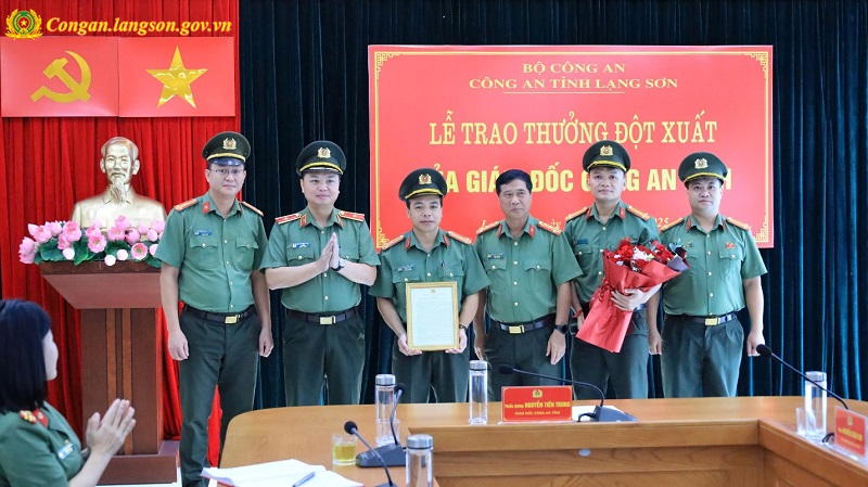 Lạng Sơn: Khen thưởng đột xuất các tập thể Công an lập thành tích xuất sắc