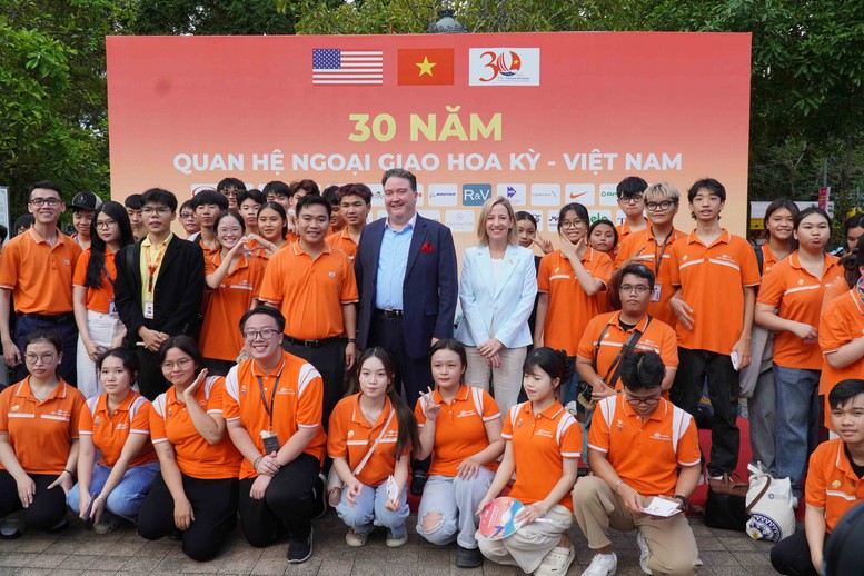 Giao lưu hữu nghị Việt Nam-Hoa Kỳ tại Cần Thơ