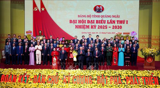 Ban Chấp hành Đảng bộ tỉnh Quảng Ngãi nhiệm kỳ 2025 - 2030 gồm 68 đồng chí ra mắt Đại hội. Ảnh: Lê Phước Ngọc/ TTXVN