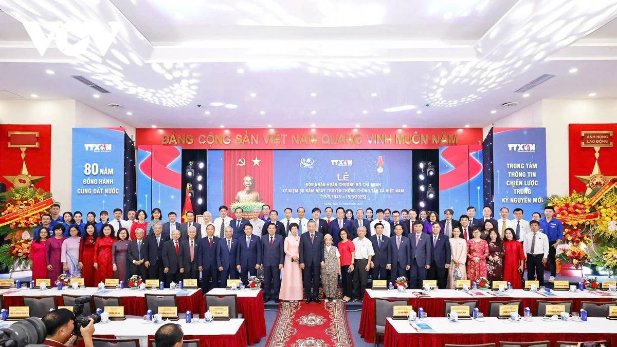 Theo Tổng Bí thư, Thông tấn xã Việt Nam cần giữ vững đạo đức, sự liêm chính và trách nhiệm xã hội của người làm báo. Theo Tổng Bí thư, Thông tấn xã Việt Nam cần giữ vững đạo đức, sự liêm chính và trách nhiệm xã hội của người làm báo.