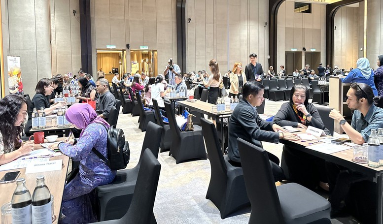 Tăng cường hỗ trợ các doanh nghiệp du lịch hai nước phát triển thêm nhiều tour, tuyến, thúc đẩy trao đổi khách du lịch hai chiều. Ảnh: VGP/DA