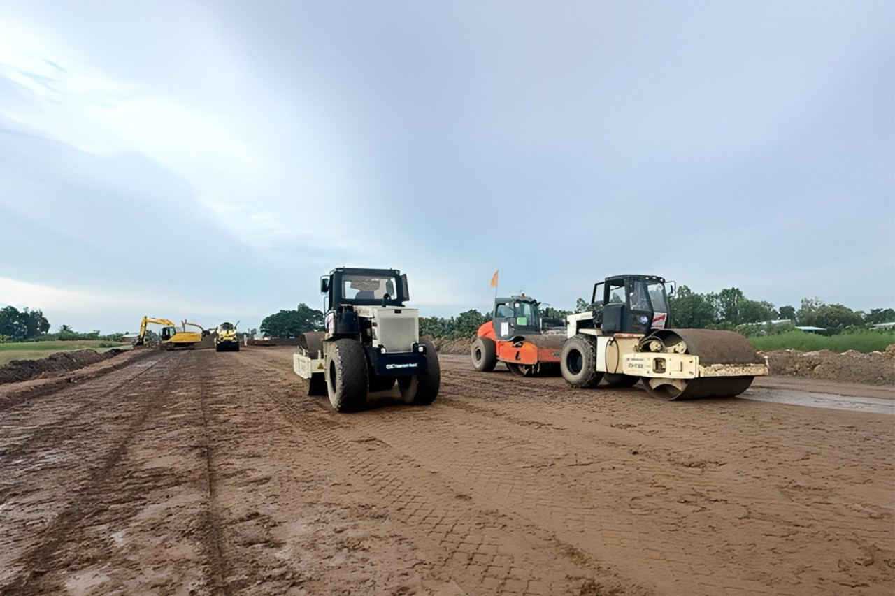 Bộ Xây dựng chỉ đích danh nhà thầu chậm tiến độ cao tốc Cần Thơ-Cà Mau