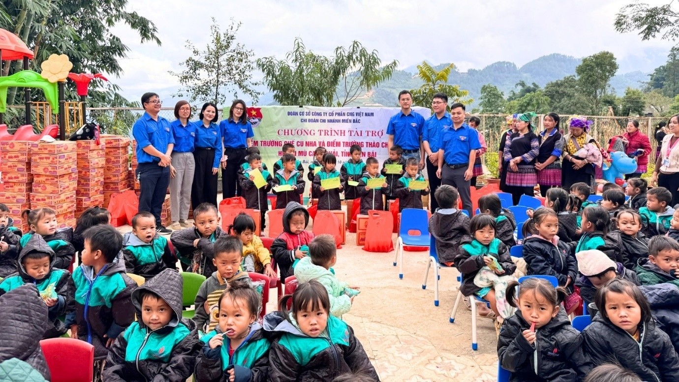 PV GAS CNG mang hơi ấm đến với các em nhỏ vùng cao