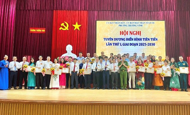 Phường Trường Vinh: Tuyên dương 10 tập thể, 29 cá nhân vì thành tích xuất sắc
