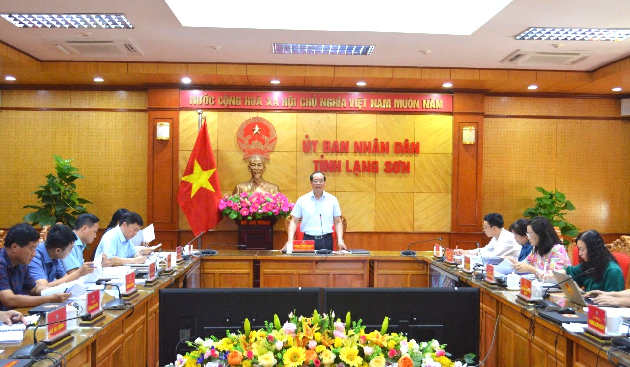 Phó Chủ tịch Thường trực UBND tỉnh Lạng Sơn Dương Xuân Huyên chủ trì cuộc họp xem xét các nội dung liên quan đến công tác chuẩn bị đại hội Thi đua yêu nước lần thứ VI, giai đoạn 2025 – 2030 (ngày 10/9/2025)