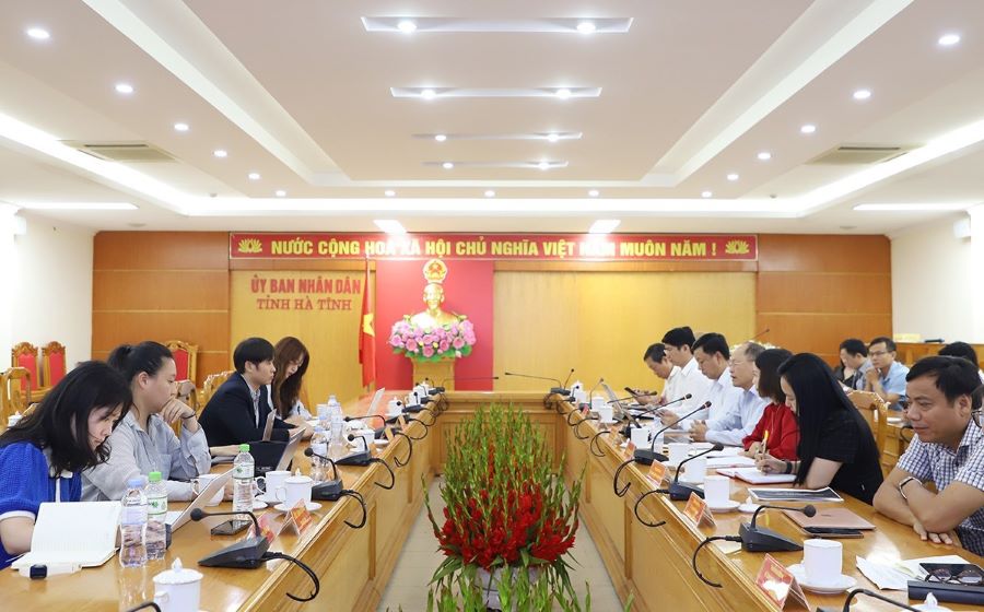 Toàn cảnh buổi làm việc.