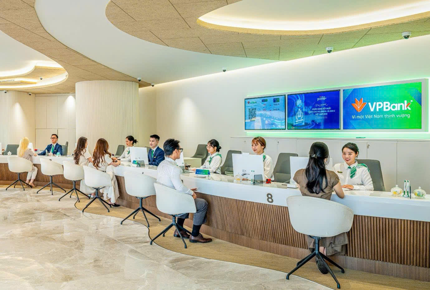 Theo Nhóm Ngân hàng Thế giới, nguồn vốn VPBank mới huy động dự kiến sẽ tạo ra 38.000 việc làm trong vòng 5 năm tới.