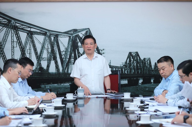 Phó Thủ tướng chỉ đạo kiểm soát chặt thị trường vàng, ổn định kinh tế vĩ mô