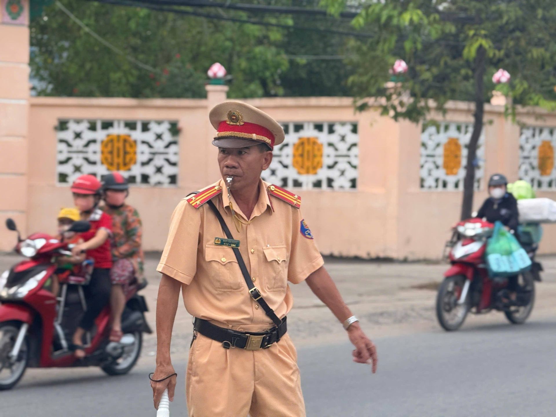 Tập trung vào các nhiệm vụ và giải pháp tác bảo đảm trật tự an toàn giao thông